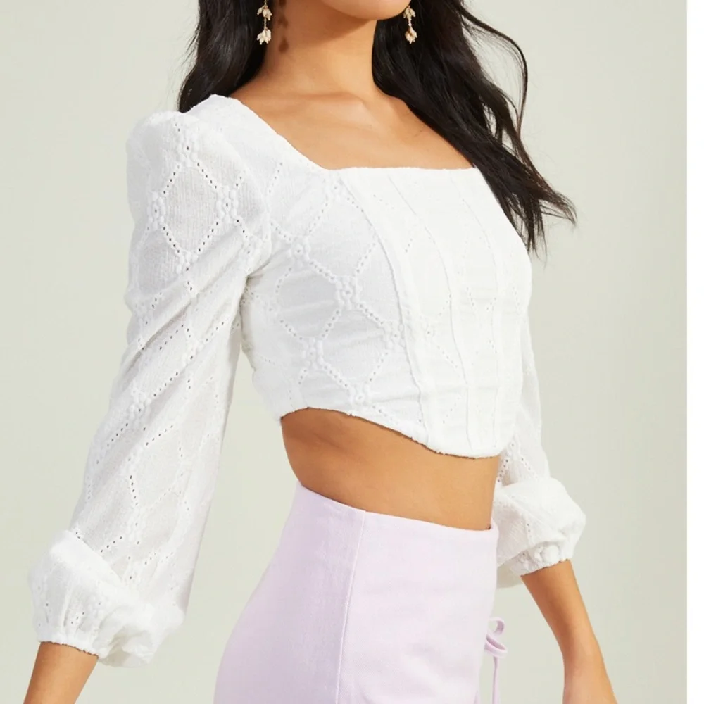 ❤️❤️ NWT Altar’d State White Embroidered Corset Top‎